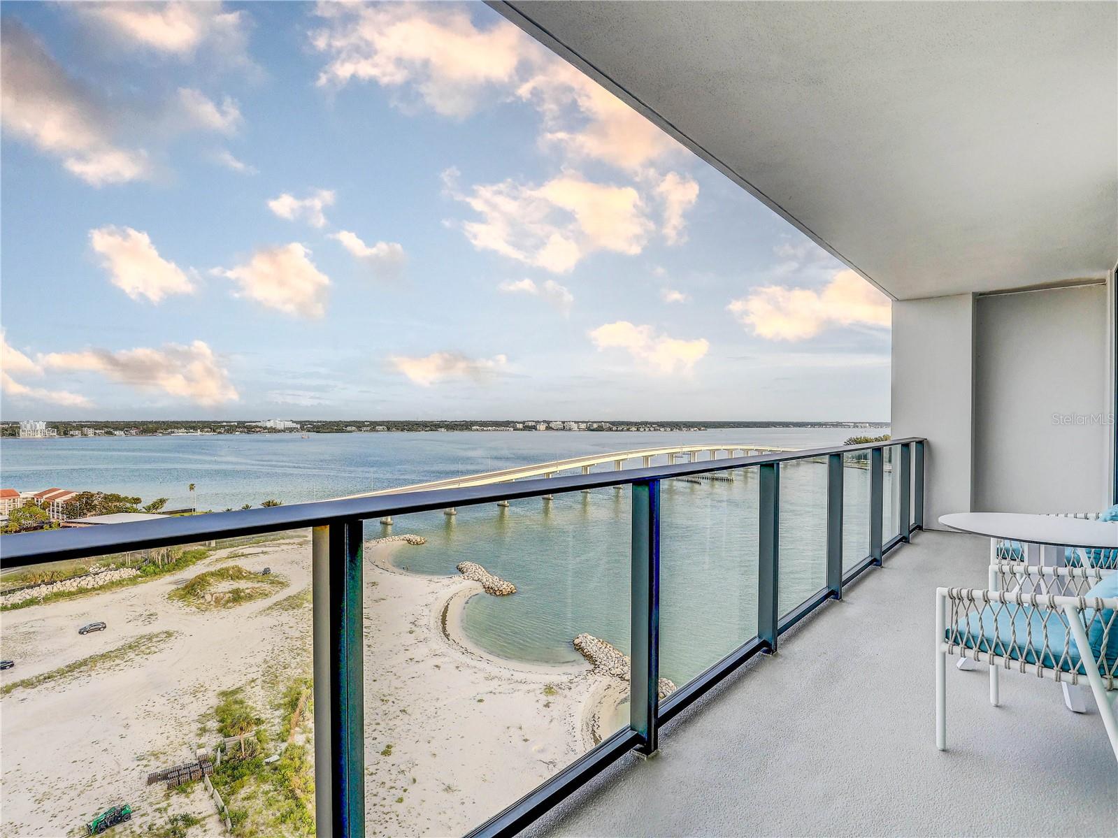 Image 14 of 35 For 691 Gulfview Boulevard 1608