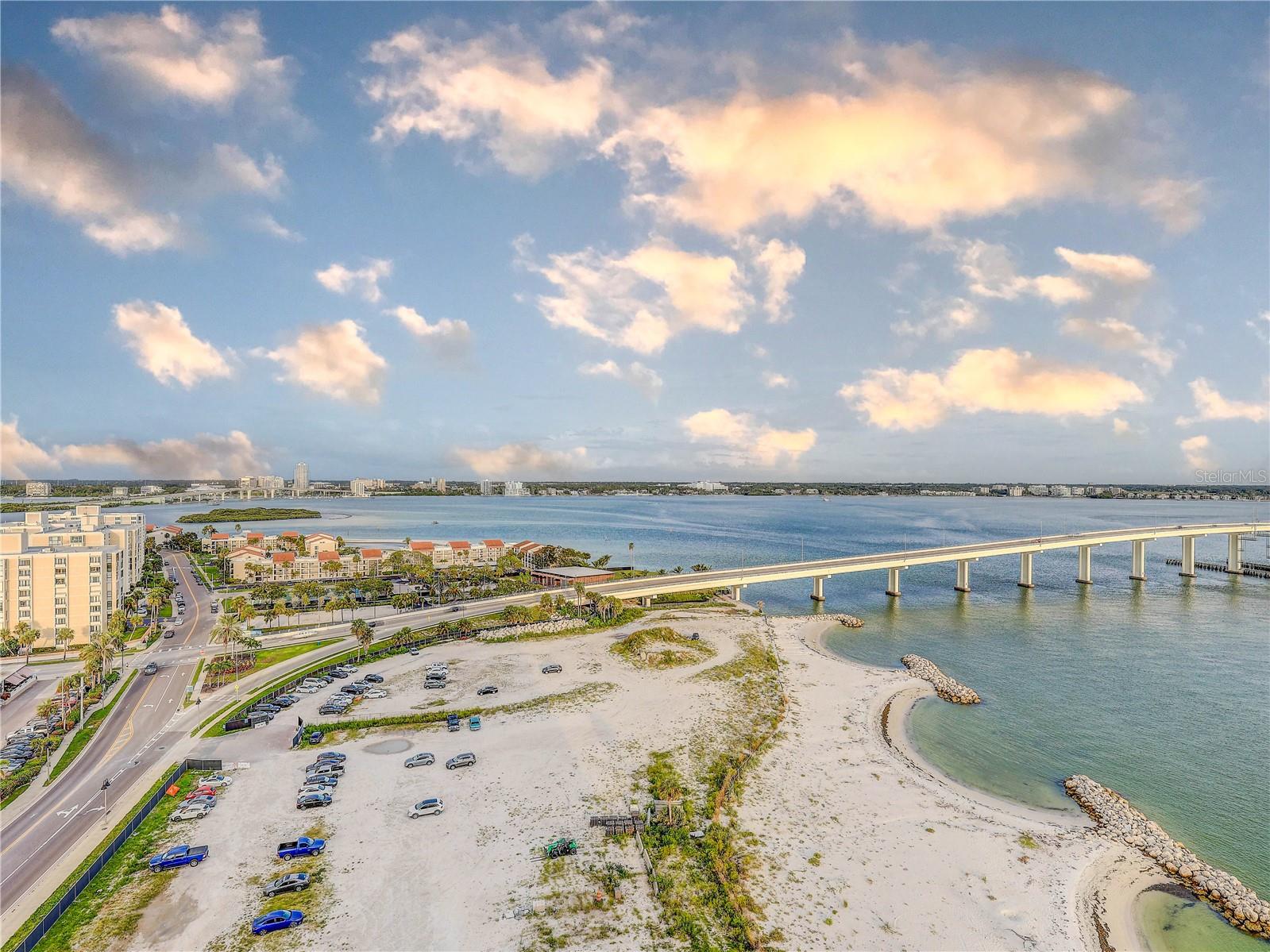 Image 15 of 35 For 691 Gulfview Boulevard 1608
