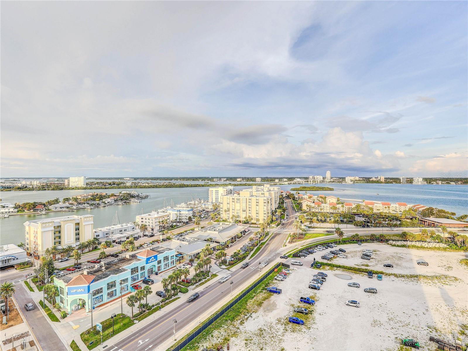 Image 16 of 35 For 691 Gulfview Boulevard 1608