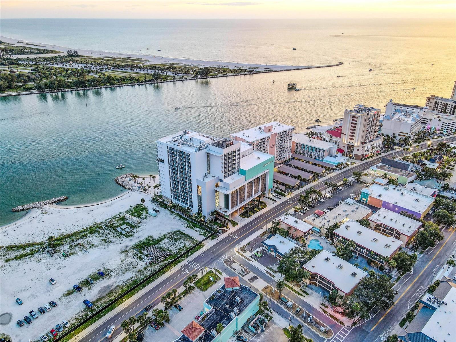 Image 23 of 35 For 691 Gulfview Boulevard 1608