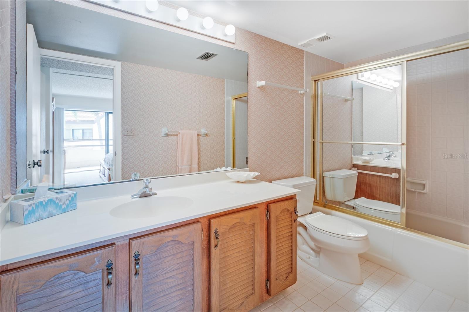 Image 18 of 60 For 103 1st Street E 116