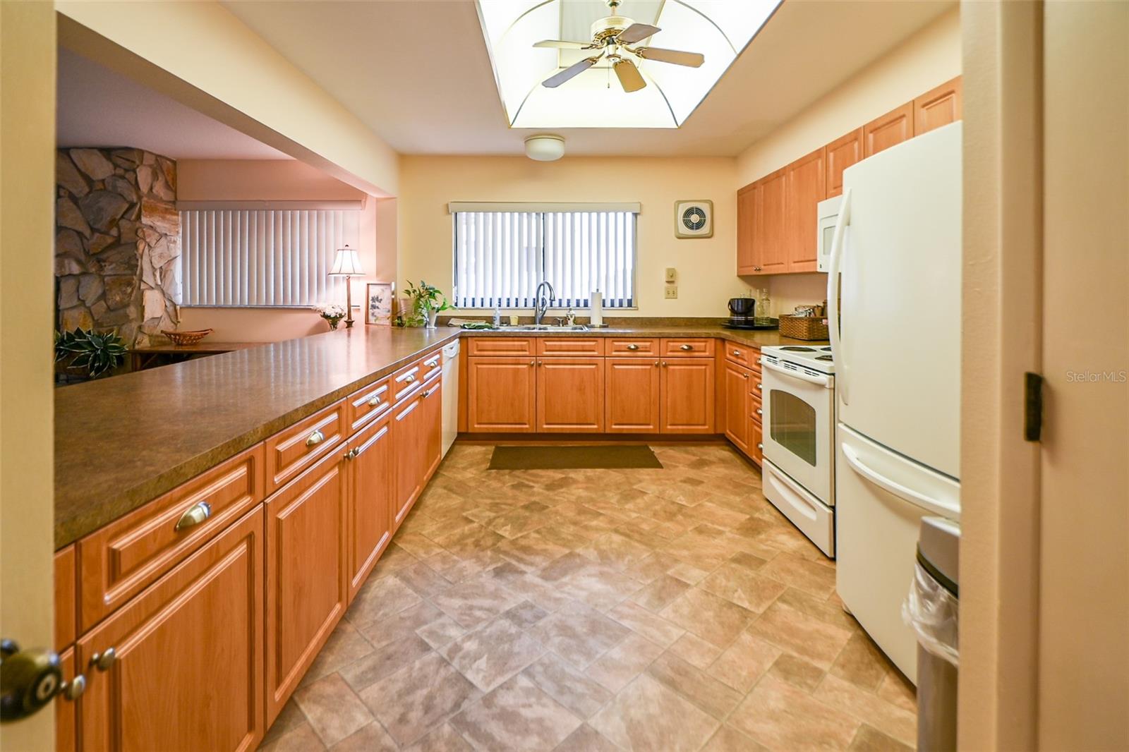 Image 31 of 60 For 103 1st Street E 116