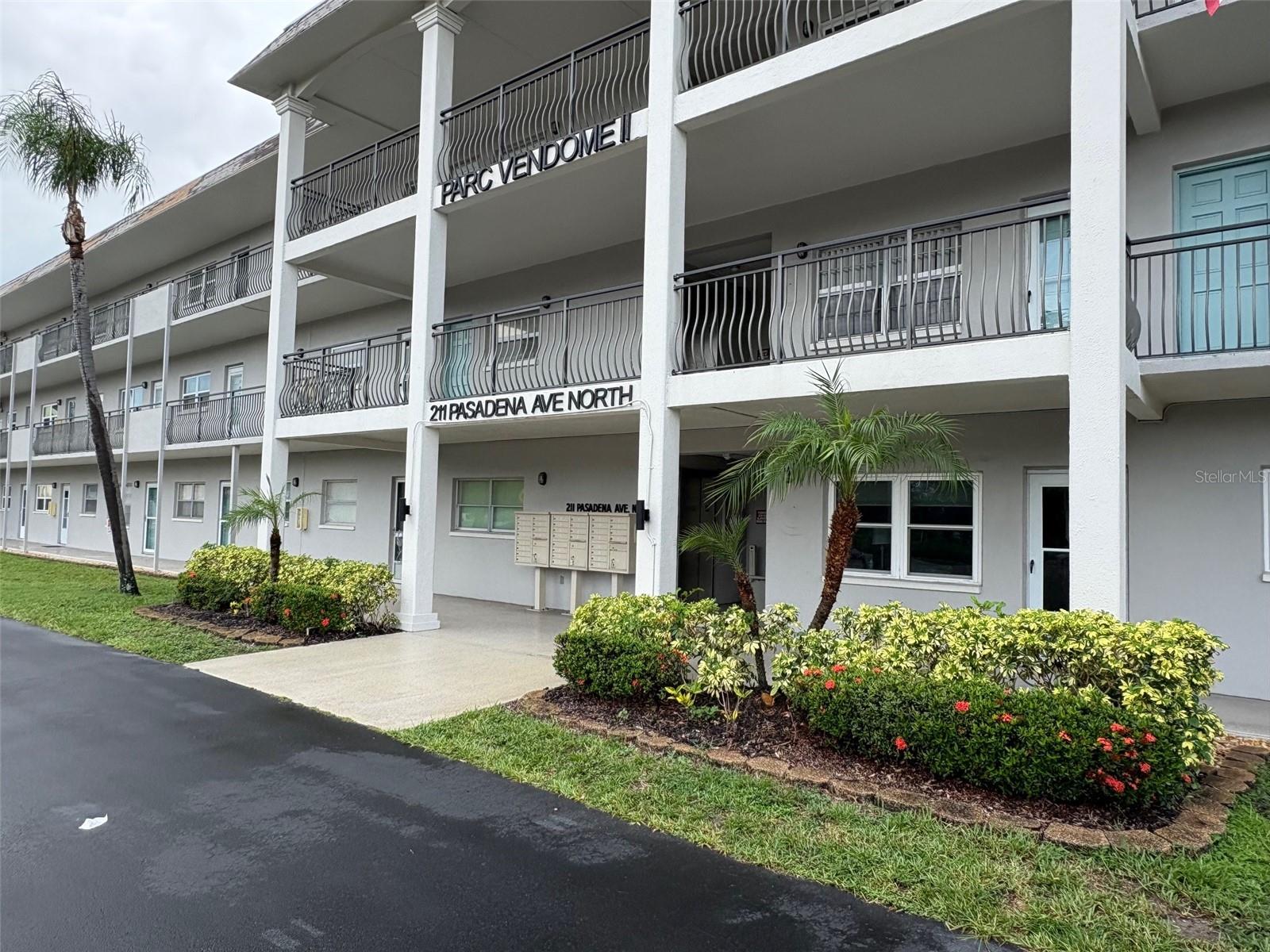 Details for 211 Pasadena Avenue N 102, ST PETERSBURG, FL 33710