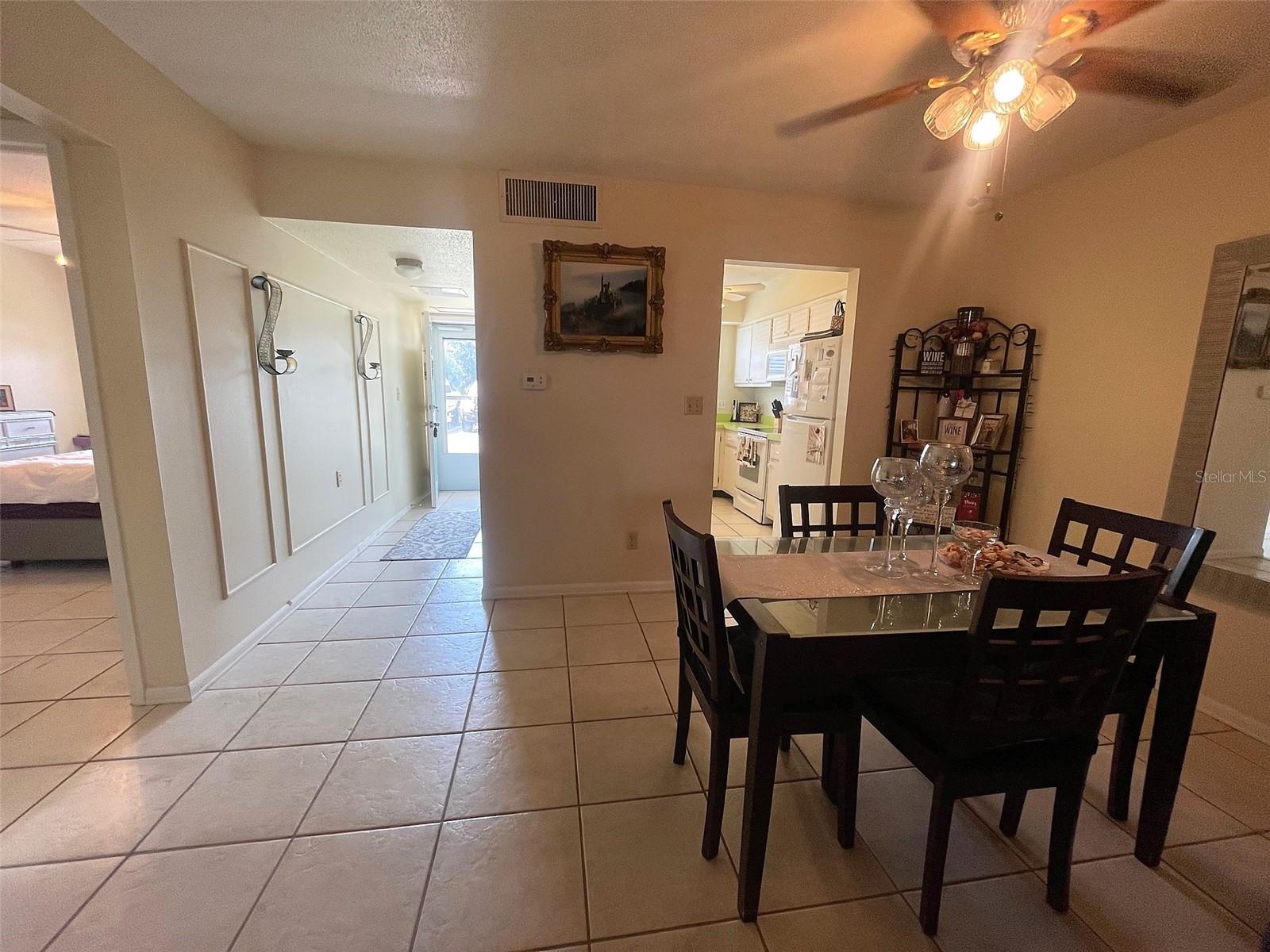 Image 2 of 17 For 211 Pasadena Avenue N 102