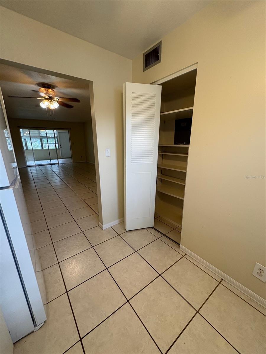 Image 9 of 17 For 211 Pasadena Avenue N 102