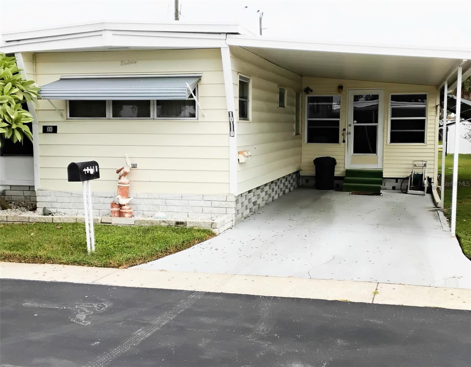 Details for 10118 Lake Drive 30, LARGO, FL 33773