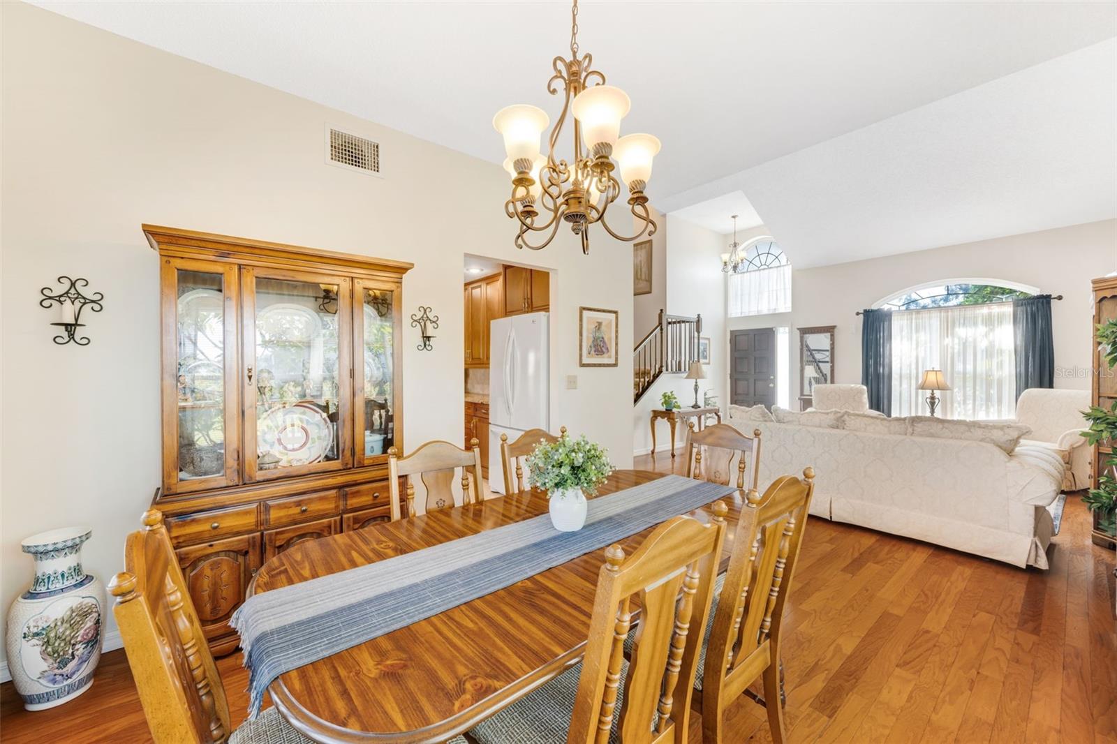 Listing photo id 13 for 2026 Chelam Way