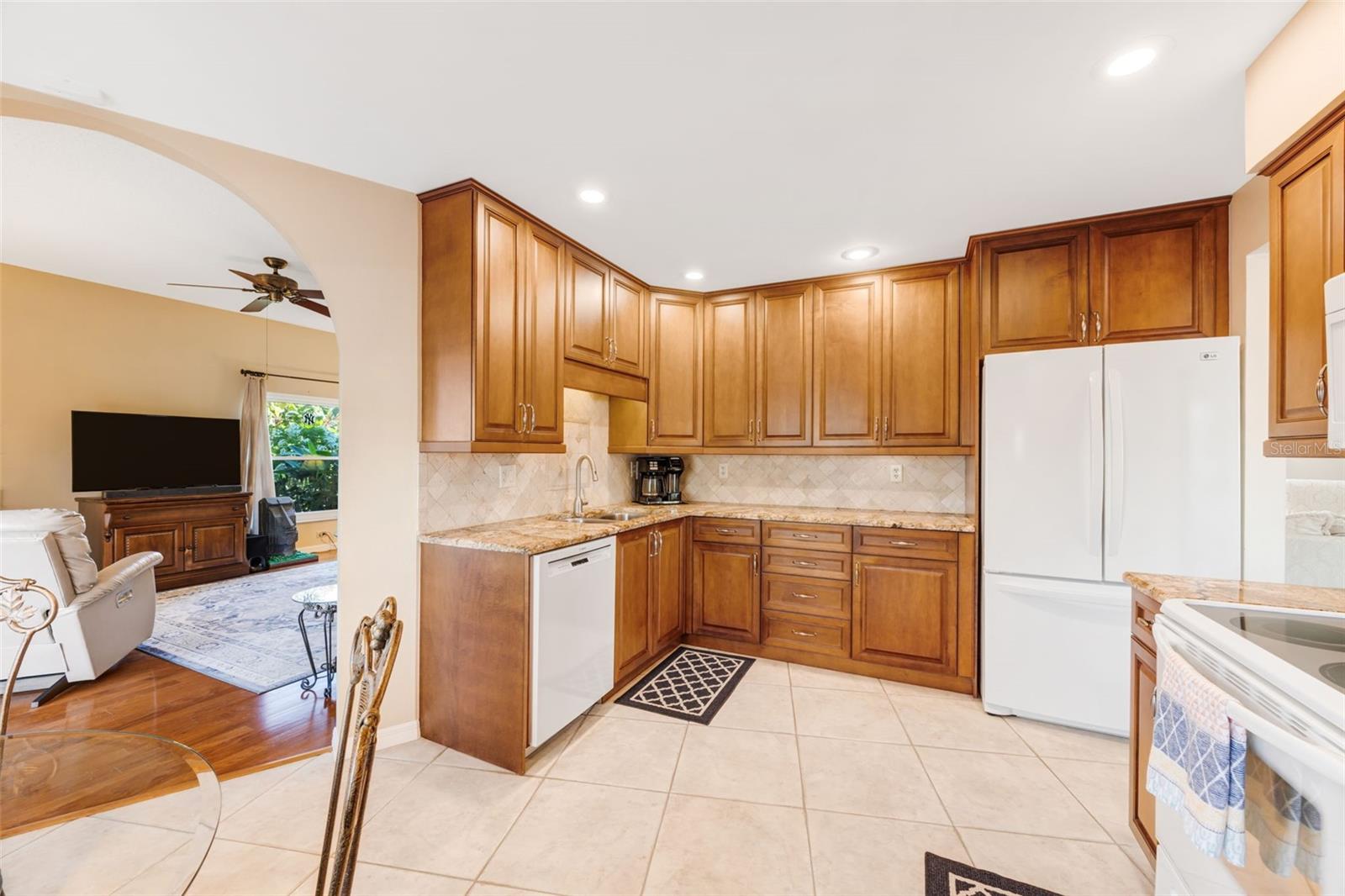 Listing photo id 17 for 2026 Chelam Way
