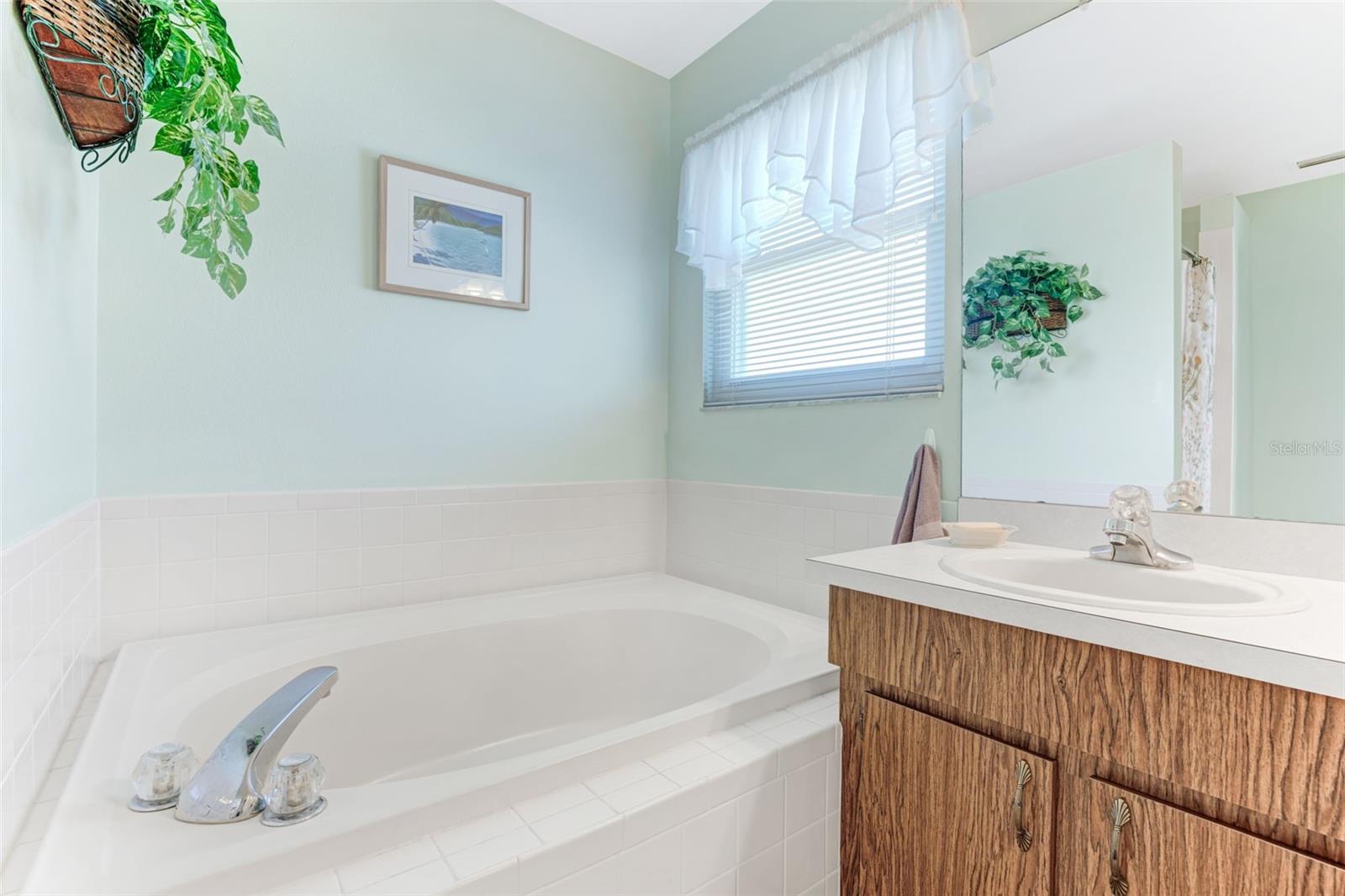 Listing photo id 39 for 2026 Chelam Way