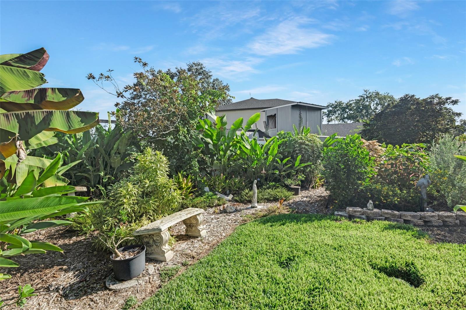Listing photo id 49 for 2026 Chelam Way