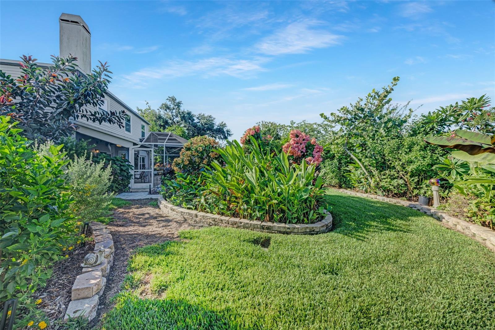 Listing photo id 50 for 2026 Chelam Way