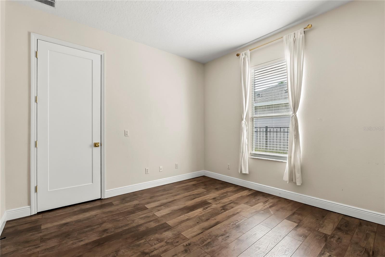 Image 16 of 40 For 10117 Sweetleaf Street