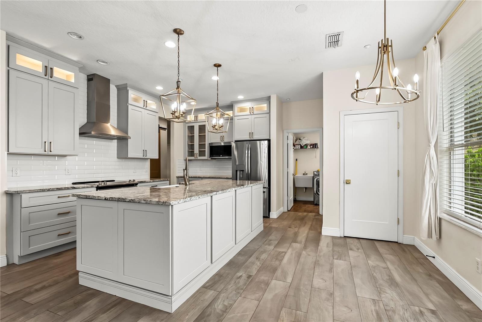 Image 4 of 40 For 10117 Sweetleaf Street