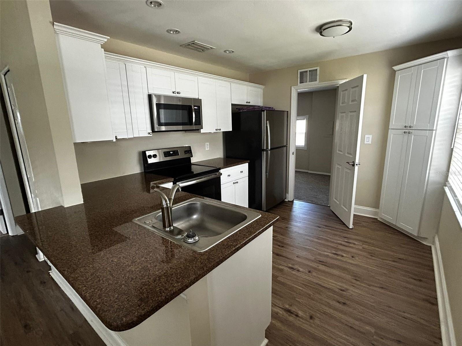 Image 4 of 17 For 13174 Madison Avenue