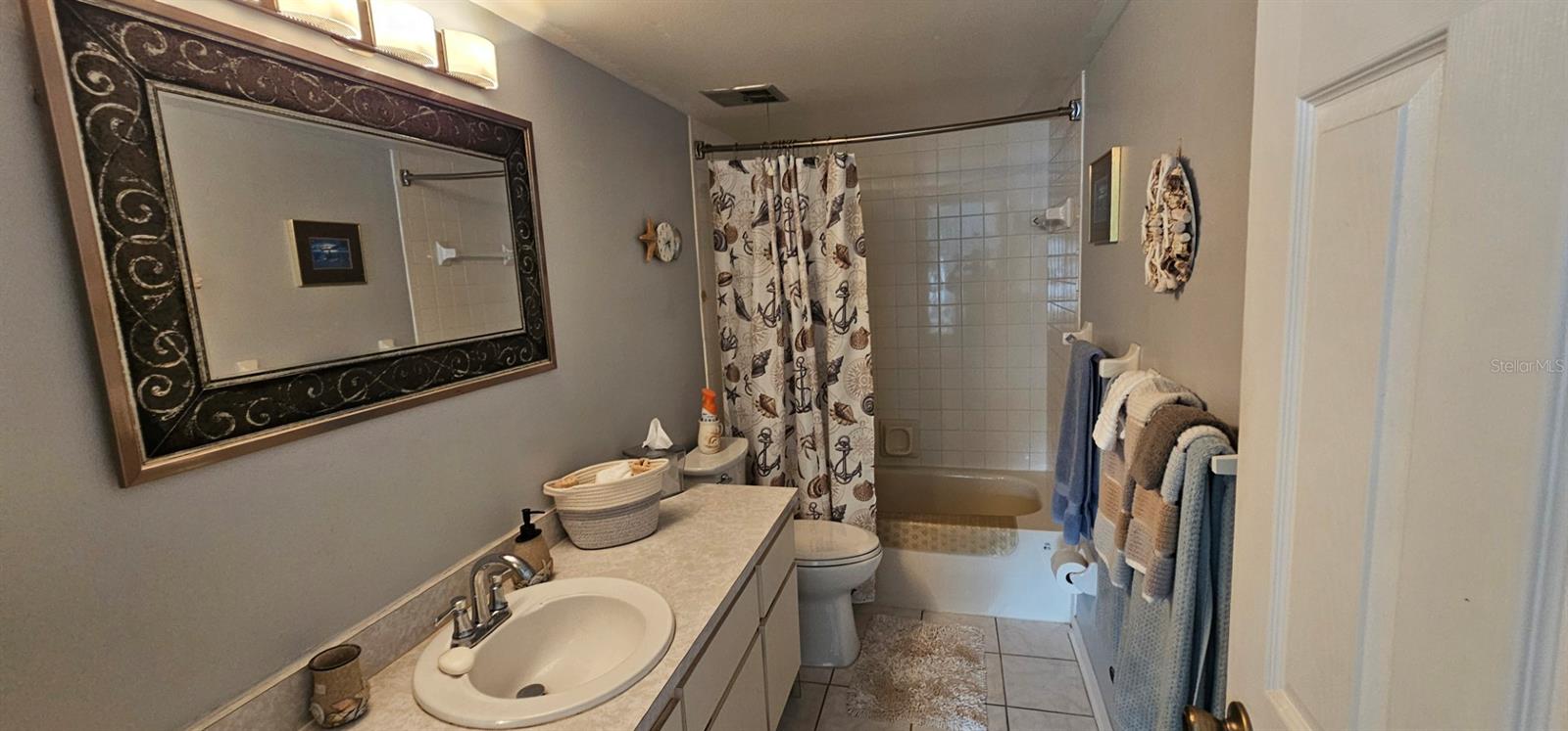 Image 18 of 45 For 1100 Bay Drive 105
