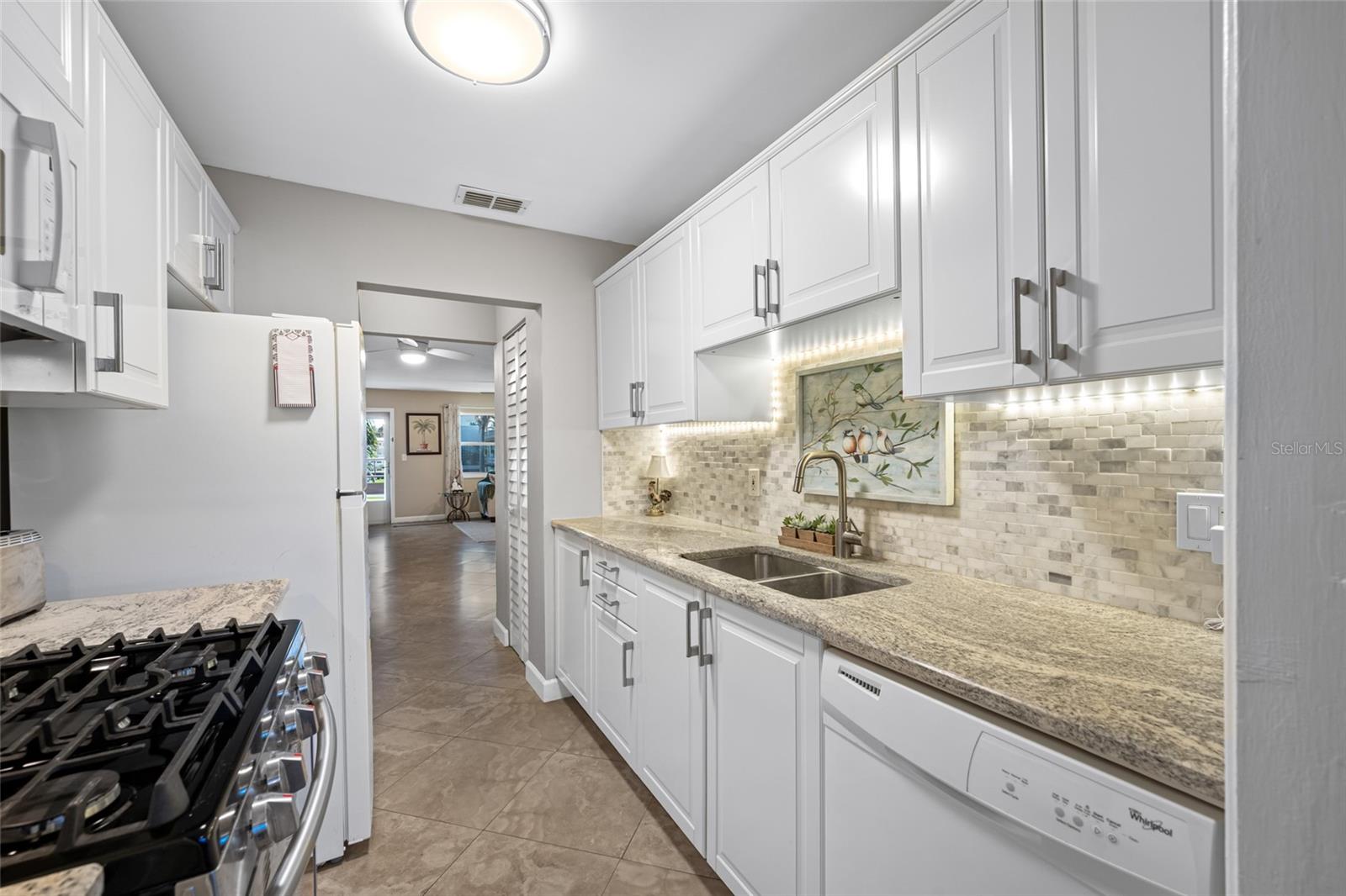 Image 11 of 36 For 5530 80th Street N C302