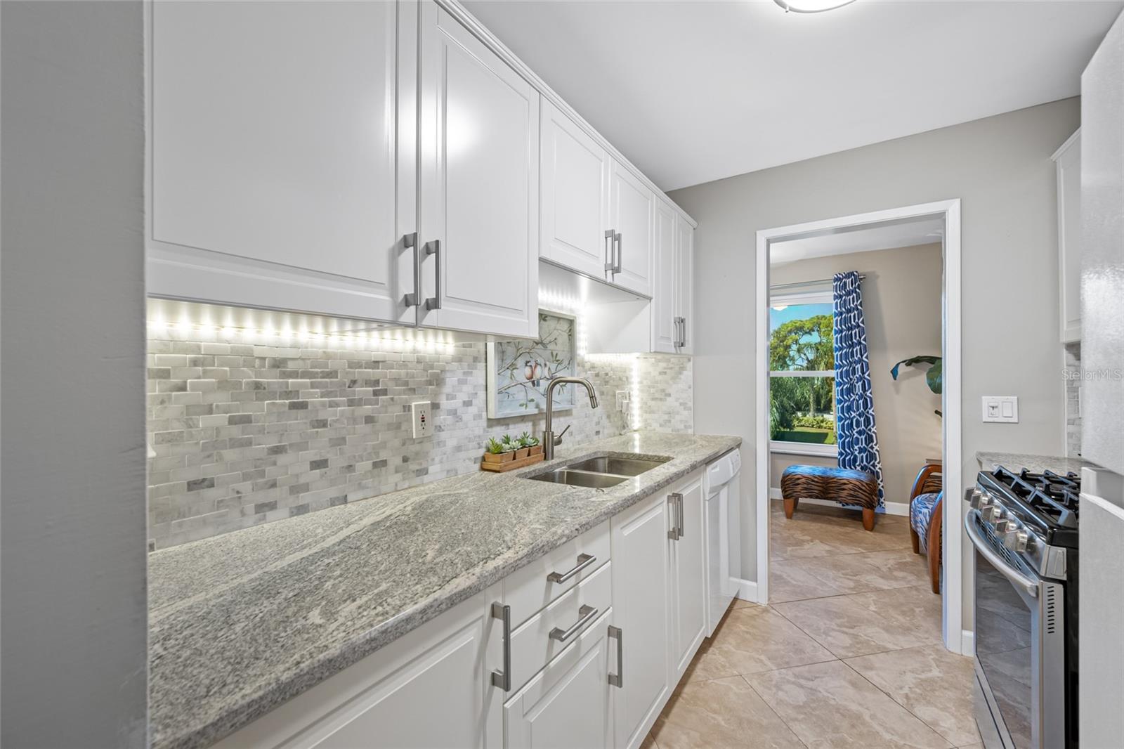 Image 13 of 36 For 5530 80th Street N C302