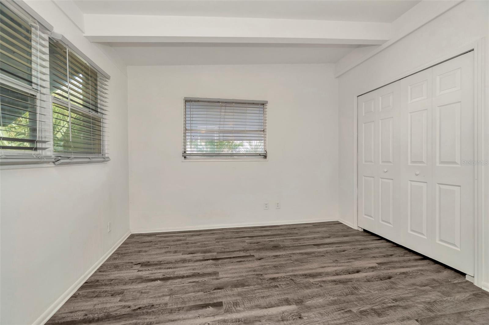 Listing photo id 24 for 1316 Larsen Lane