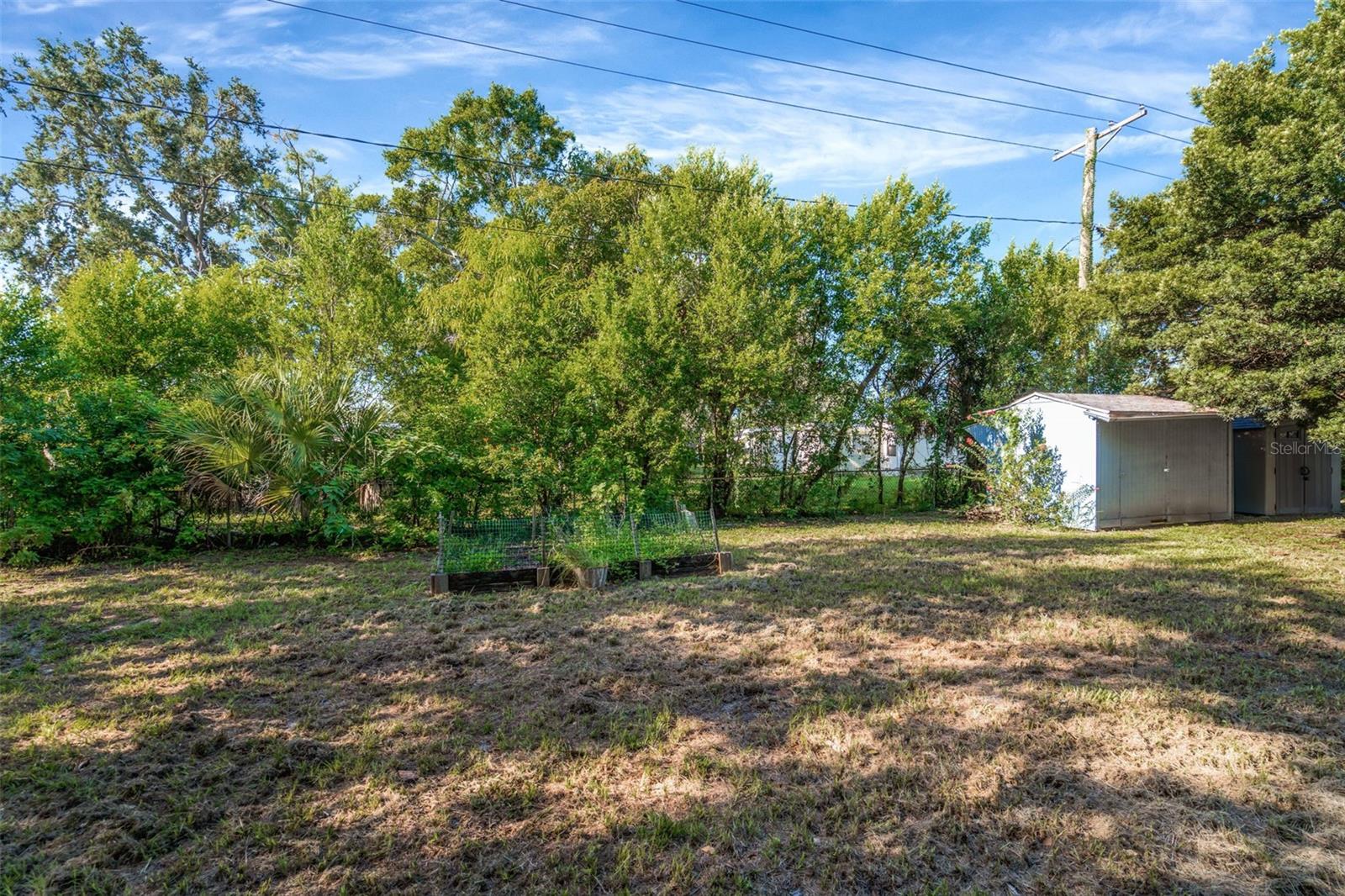Listing photo id 1 for 1316 Larsen Lane