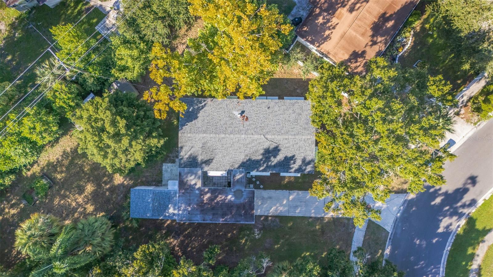 Listing photo id 33 for 1316 Larsen Lane