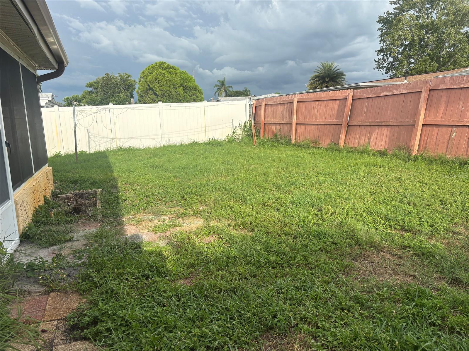 Listing photo id 15 for 7114 Potomac Drive