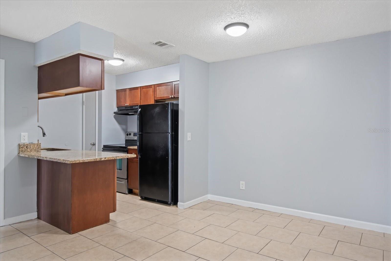 Image 6 of 21 For 638 Golden Raintree Place