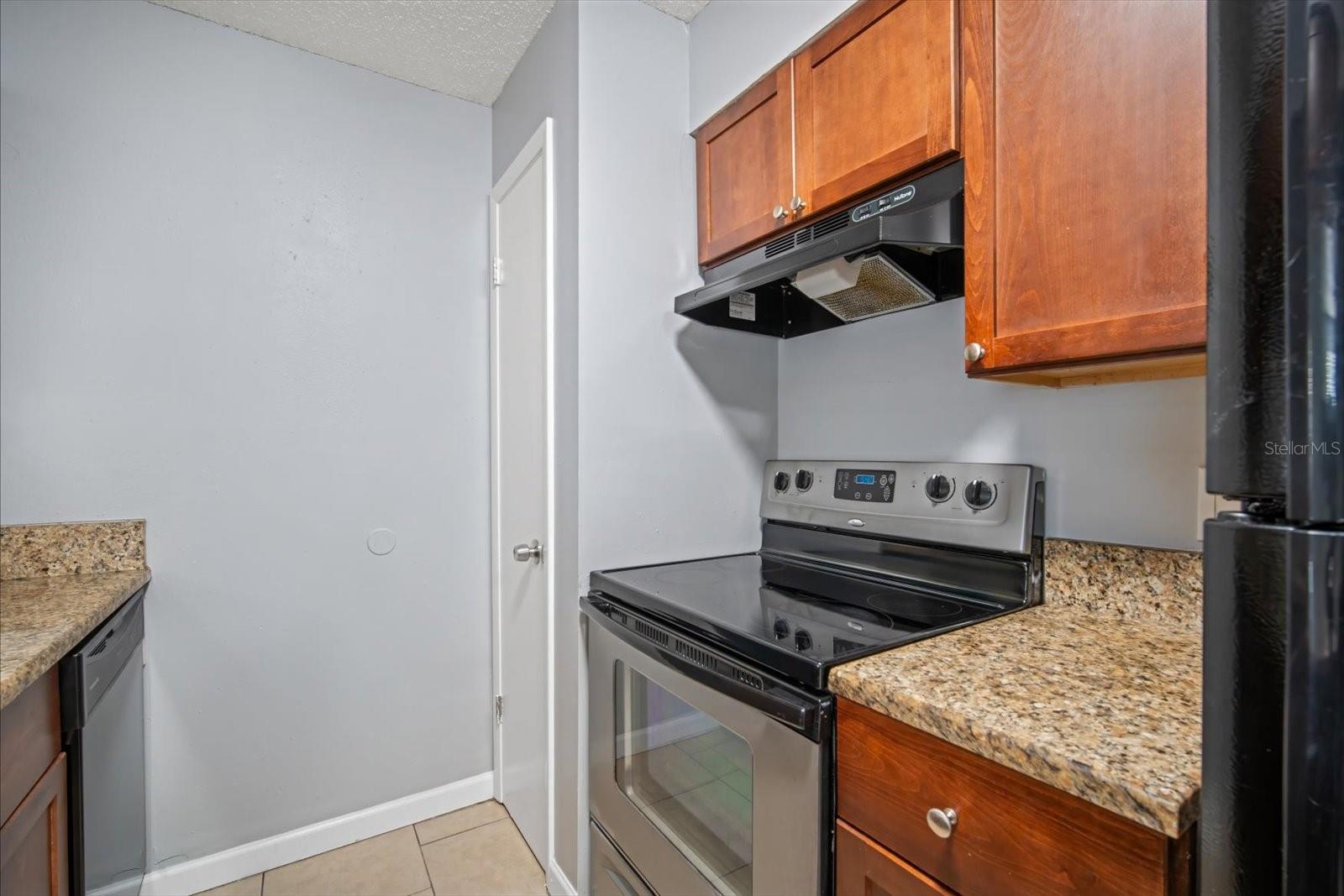Image 8 of 21 For 638 Golden Raintree Place