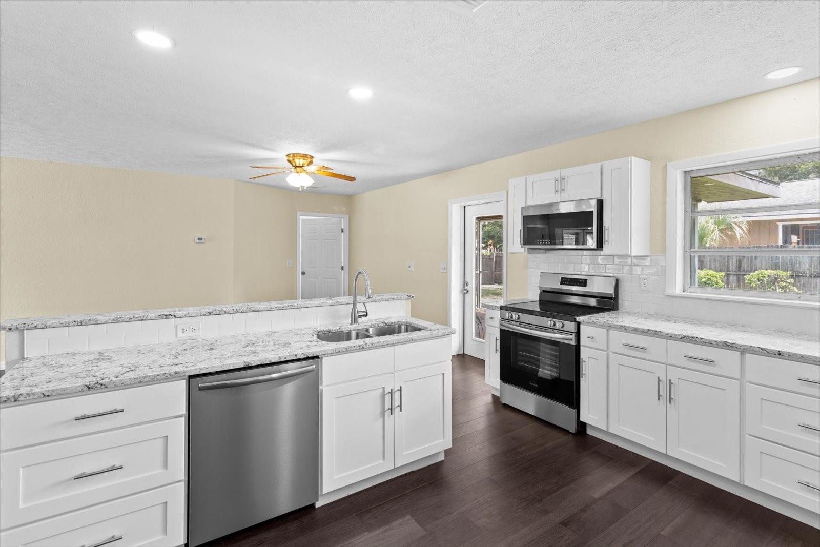 Image 10 of 43 For 406 9th Street