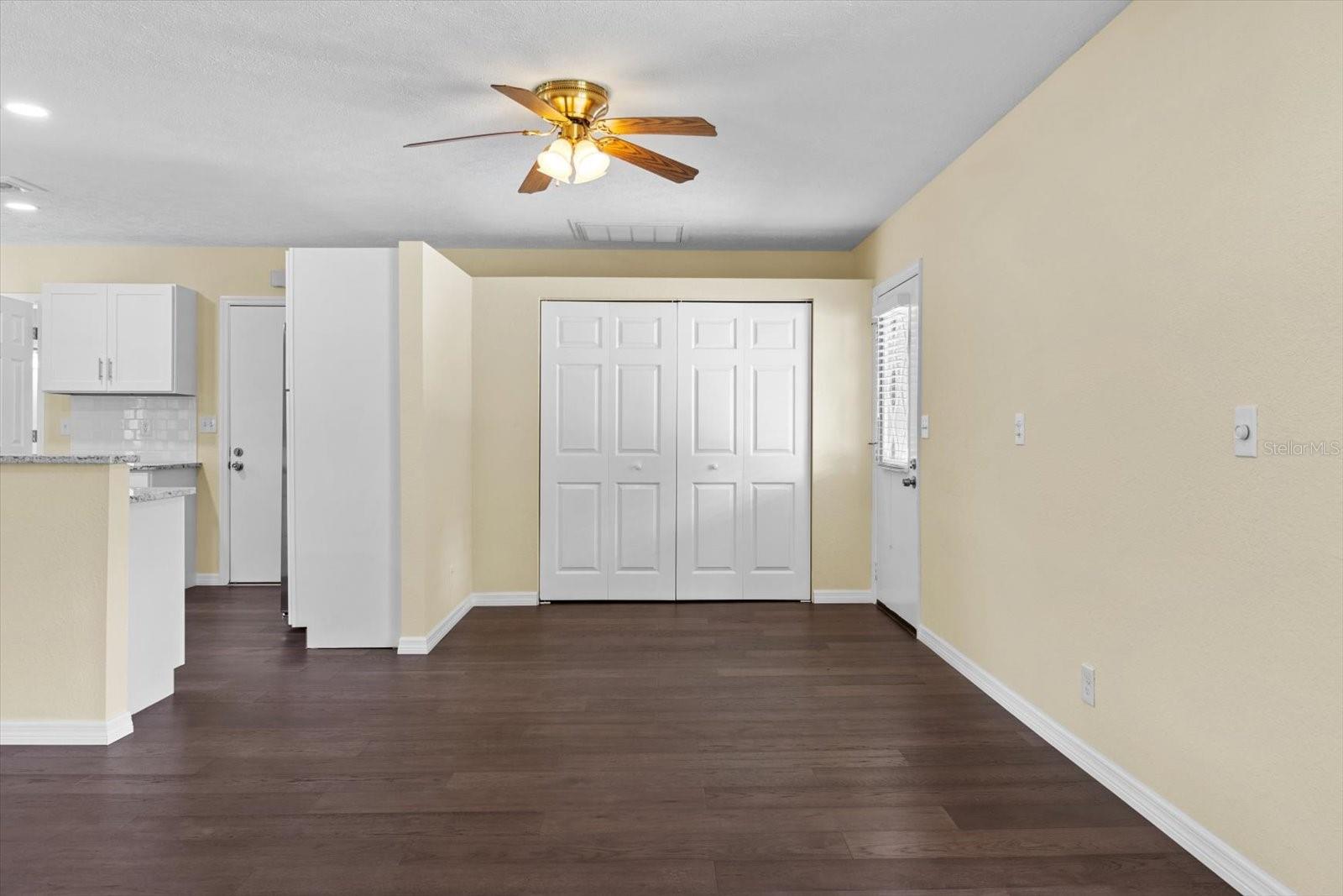 Image 11 of 43 For 406 9th Street