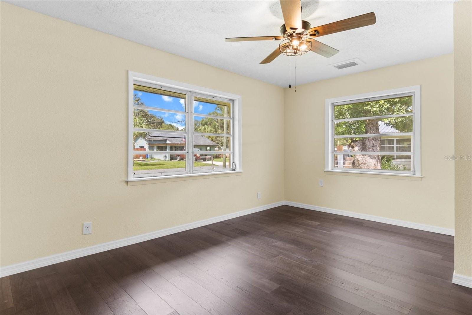 Image 14 of 43 For 406 9th Street