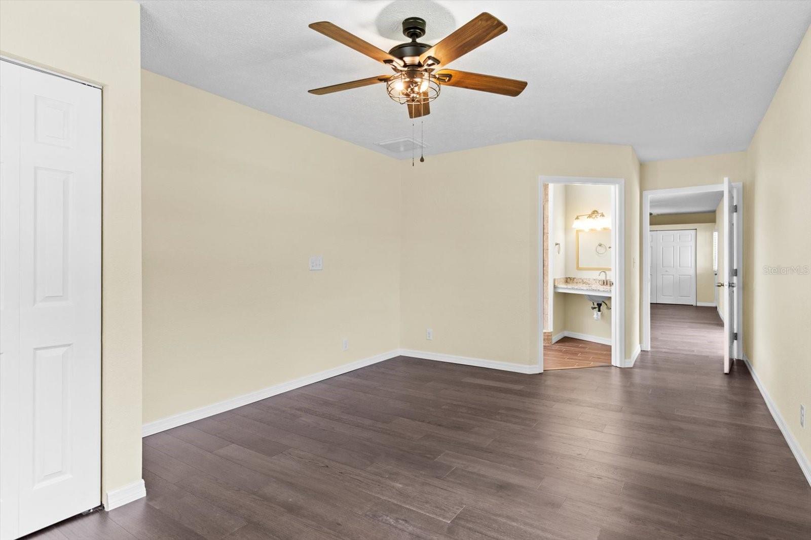 Image 16 of 43 For 406 9th Street