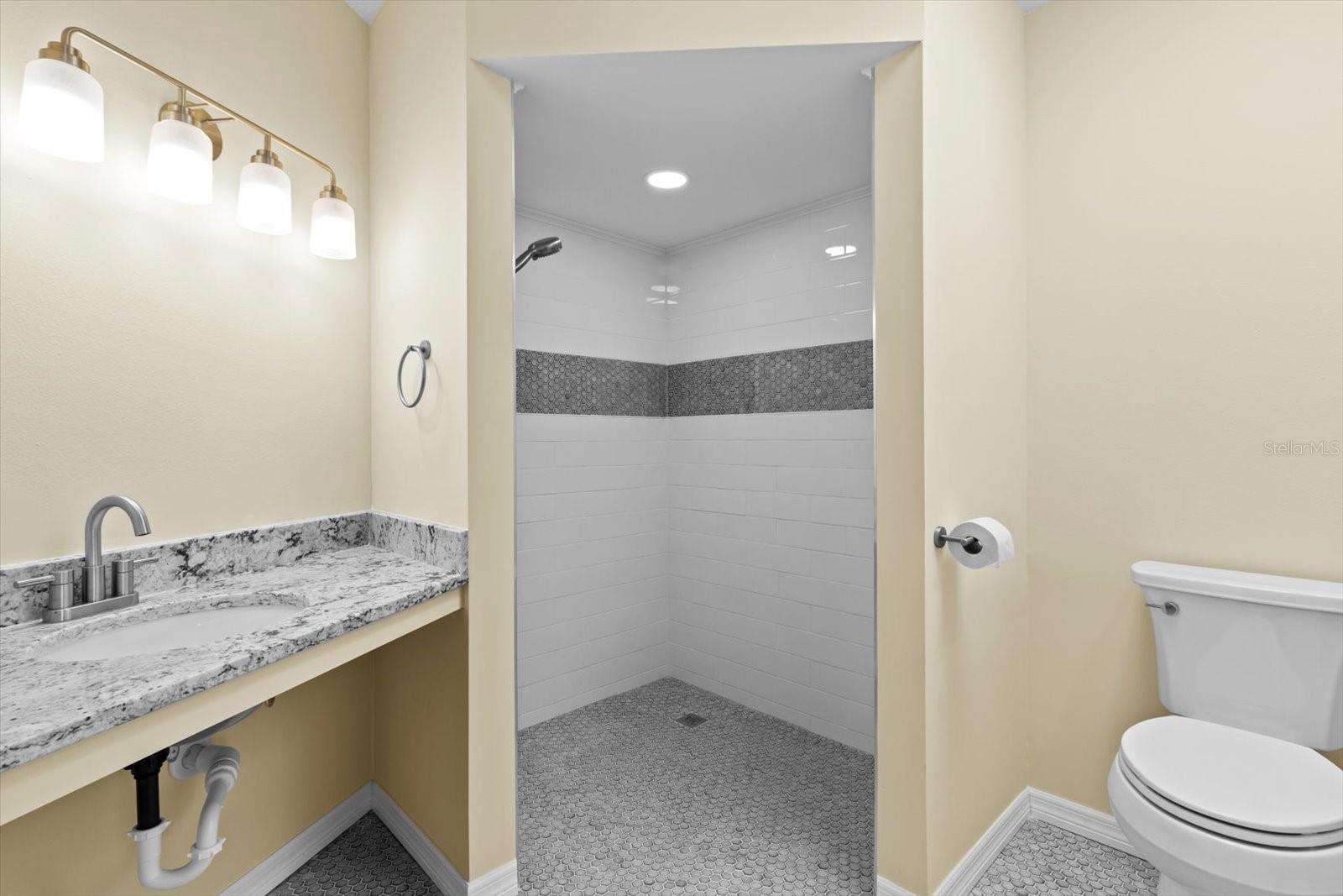 Image 23 of 43 For 406 9th Street