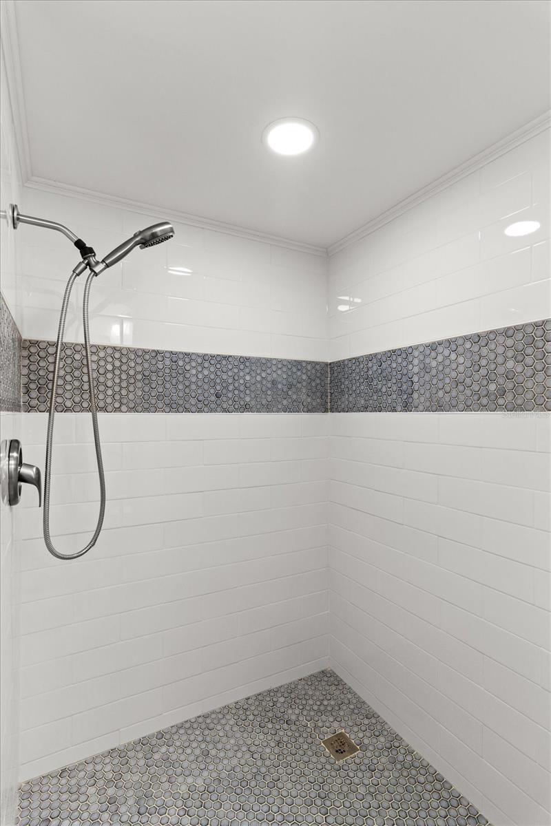 Image 25 of 43 For 406 9th Street