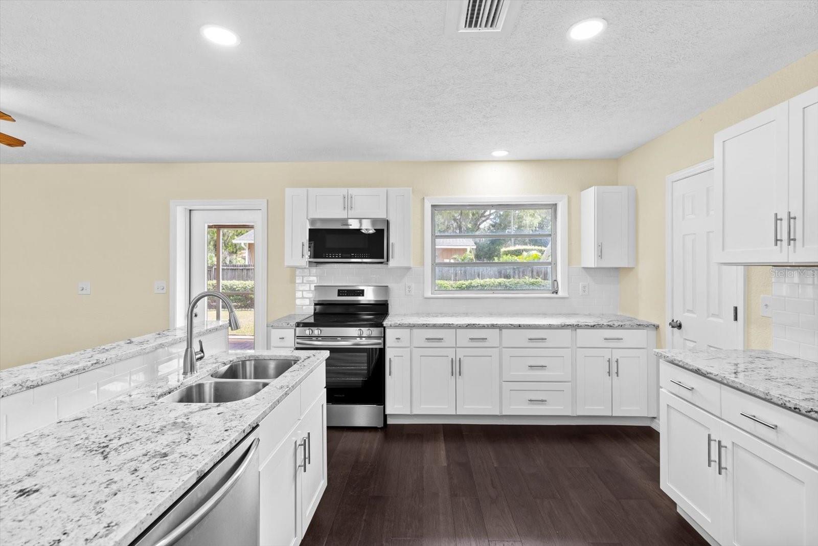 Image 9 of 43 For 406 9th Street