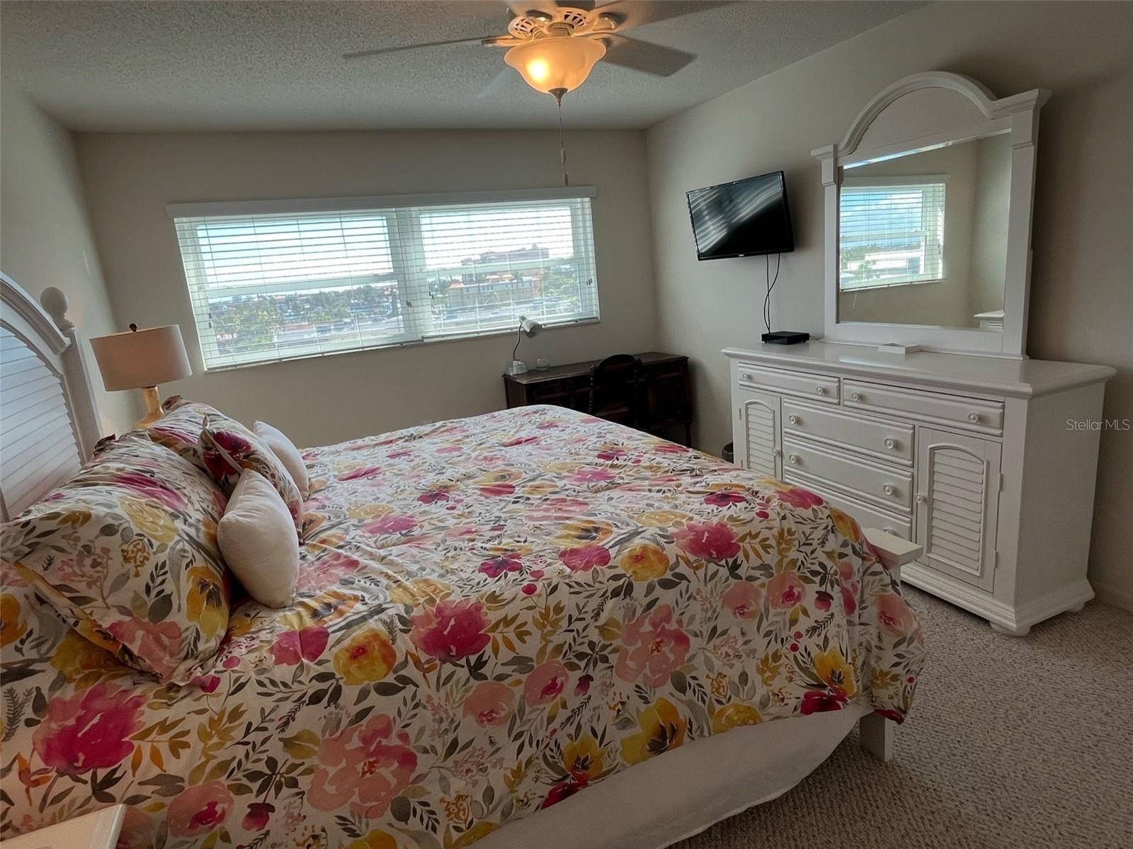 Image 24 of 28 For 5555 Gulf Boulevard 406