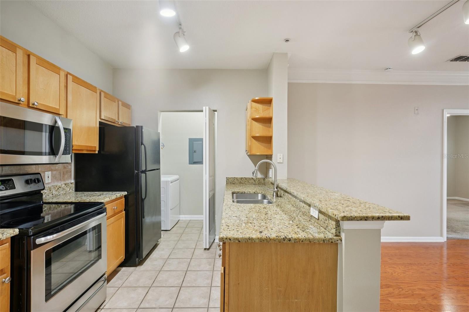 Image 18 of 59 For 4207 Dale Mabry Highway  11207