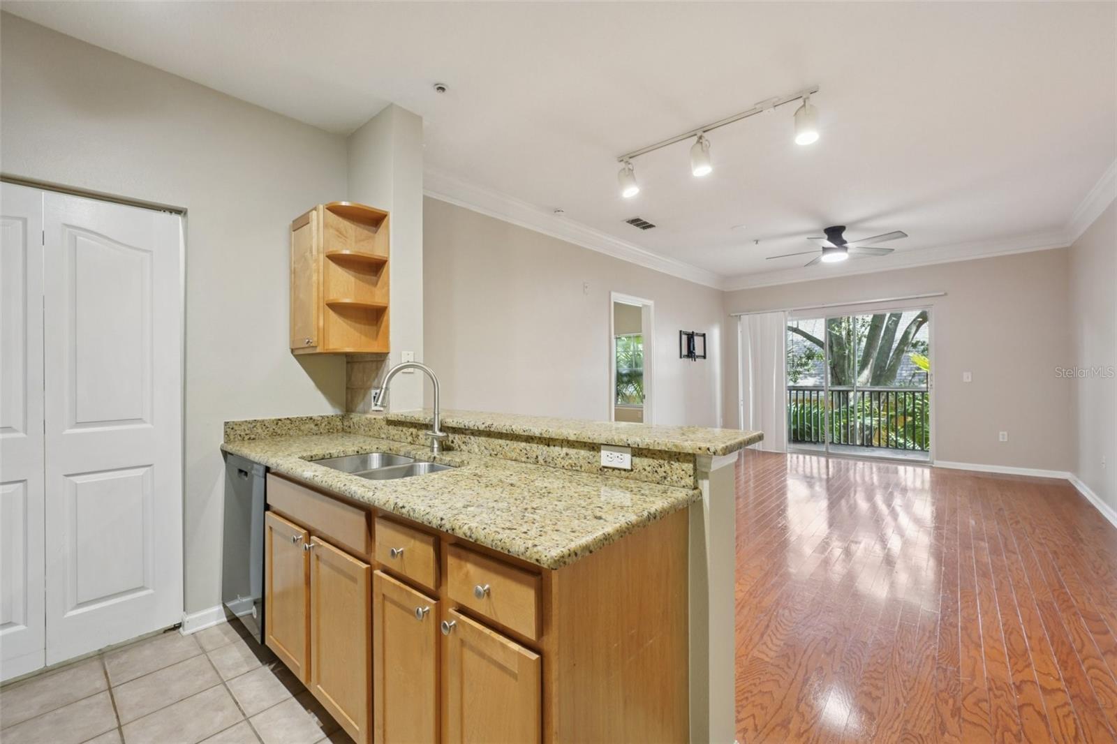 Image 23 of 59 For 4207 Dale Mabry Highway  11207