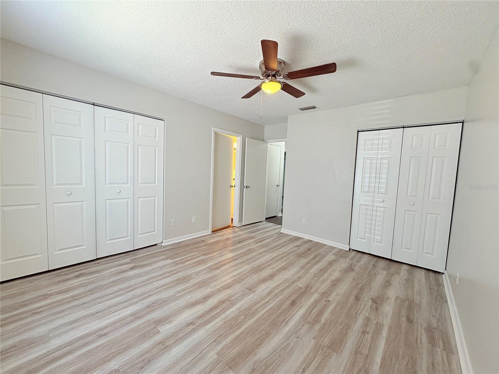 Image 15 of 20 For 851 Creekway Court