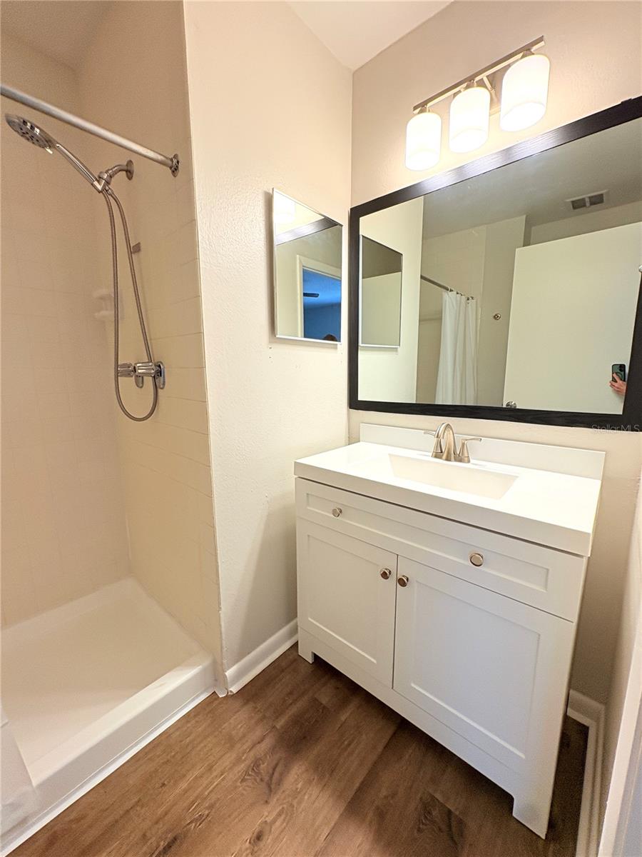 Image 16 of 20 For 851 Creekway Court