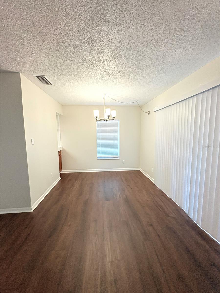 Image 3 of 20 For 851 Creekway Court