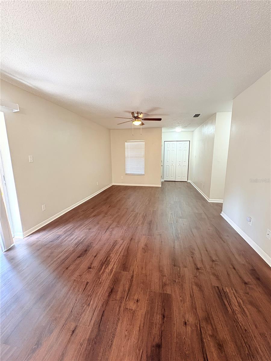 Image 4 of 20 For 851 Creekway Court