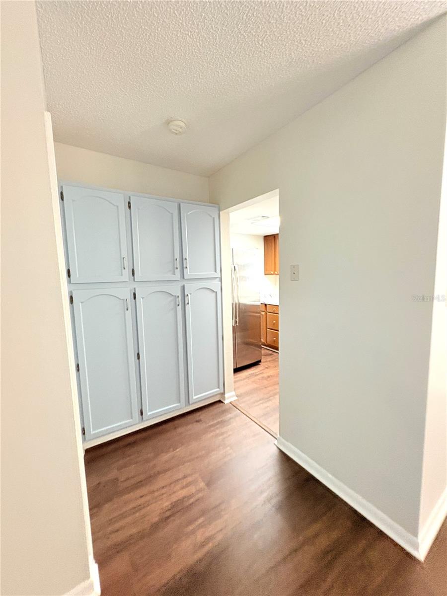 Image 5 of 20 For 851 Creekway Court