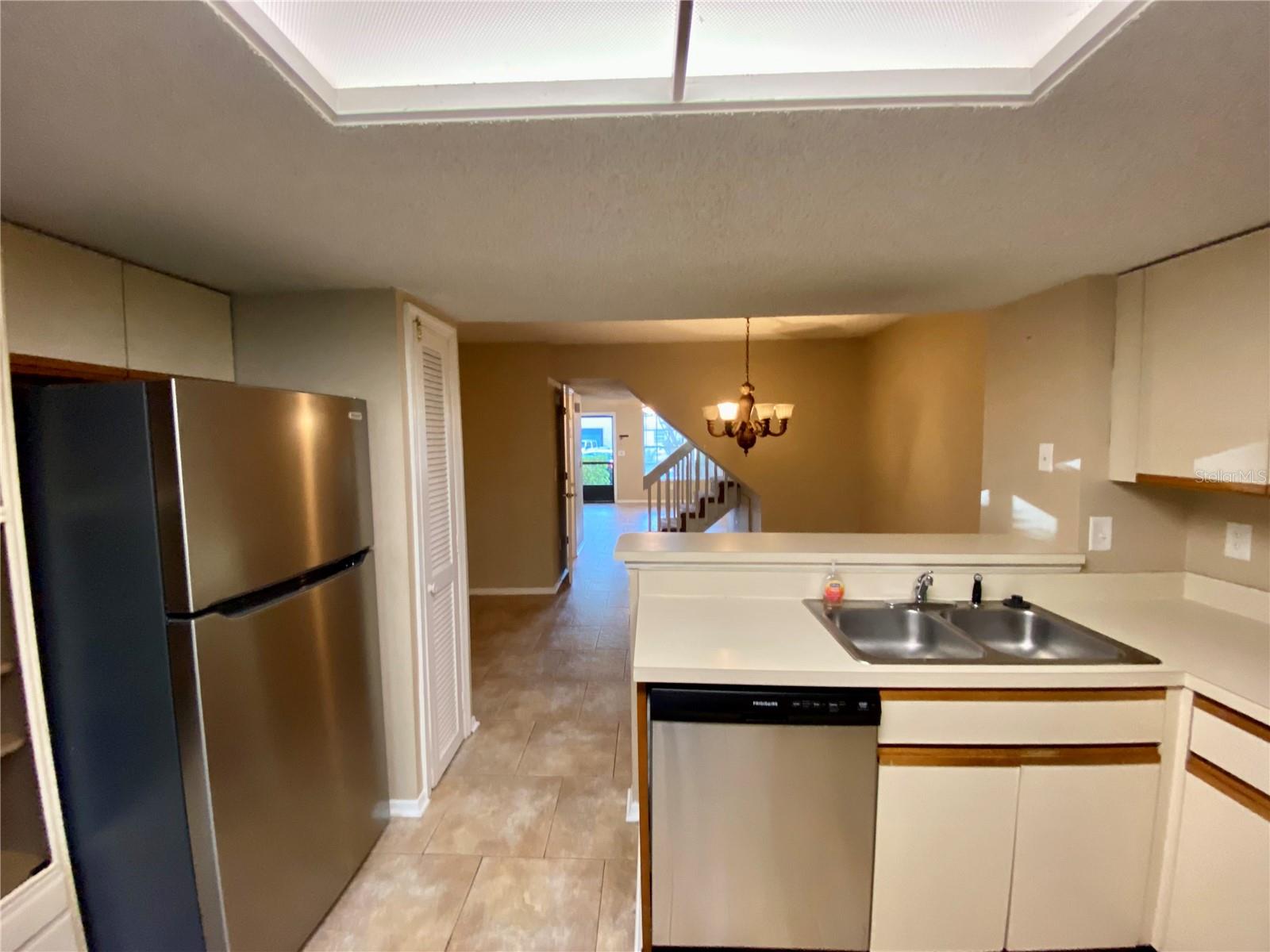Image 16 of 49 For 2267 Fletchers Point Circle