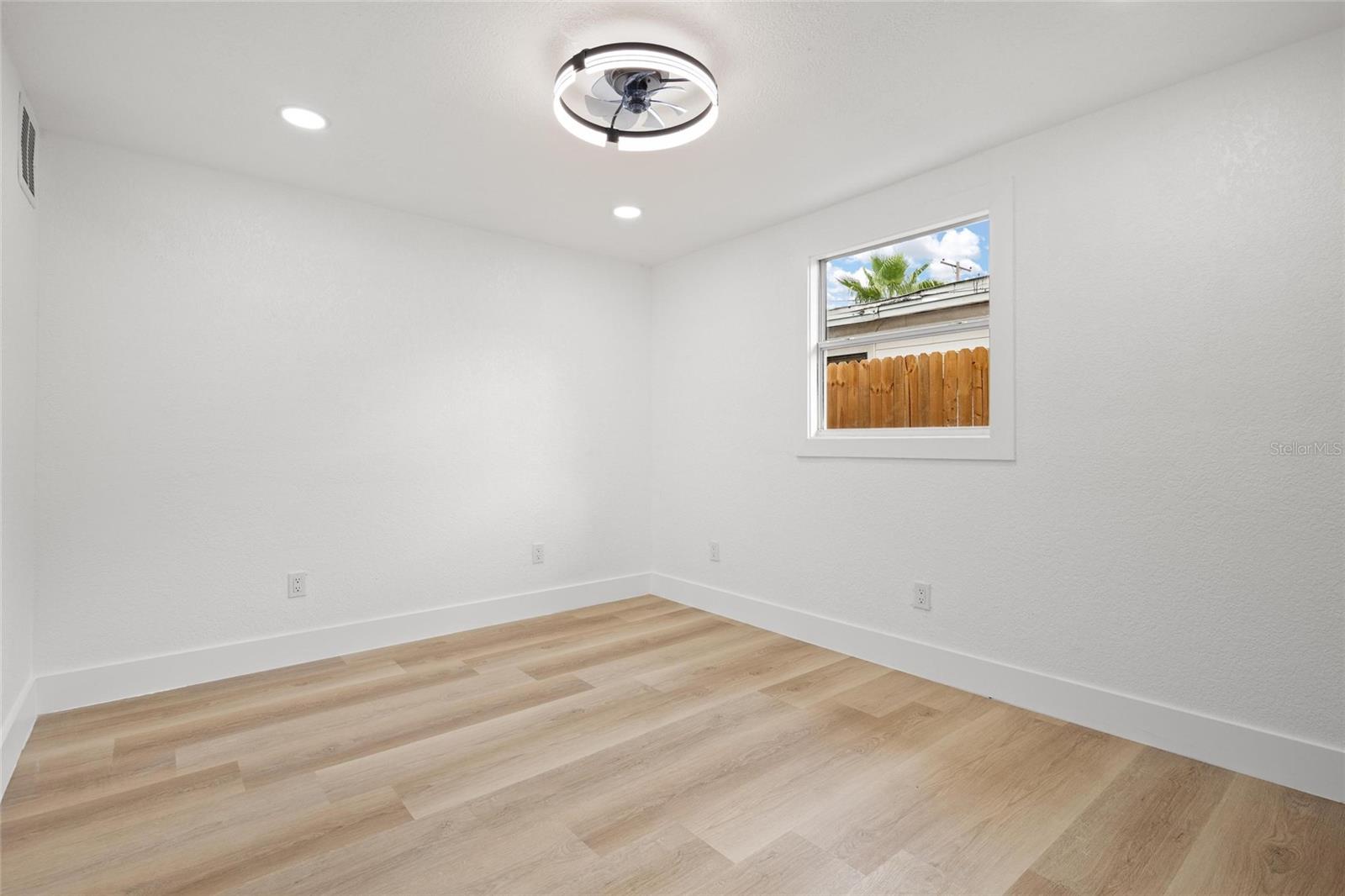 Image 12 of 23 For 4606 Paxton Avenue