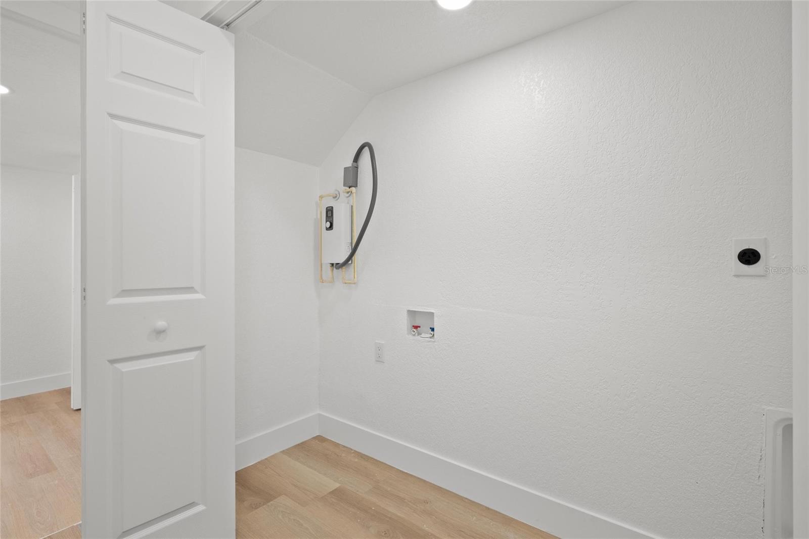 Image 15 of 23 For 4606 Paxton Avenue