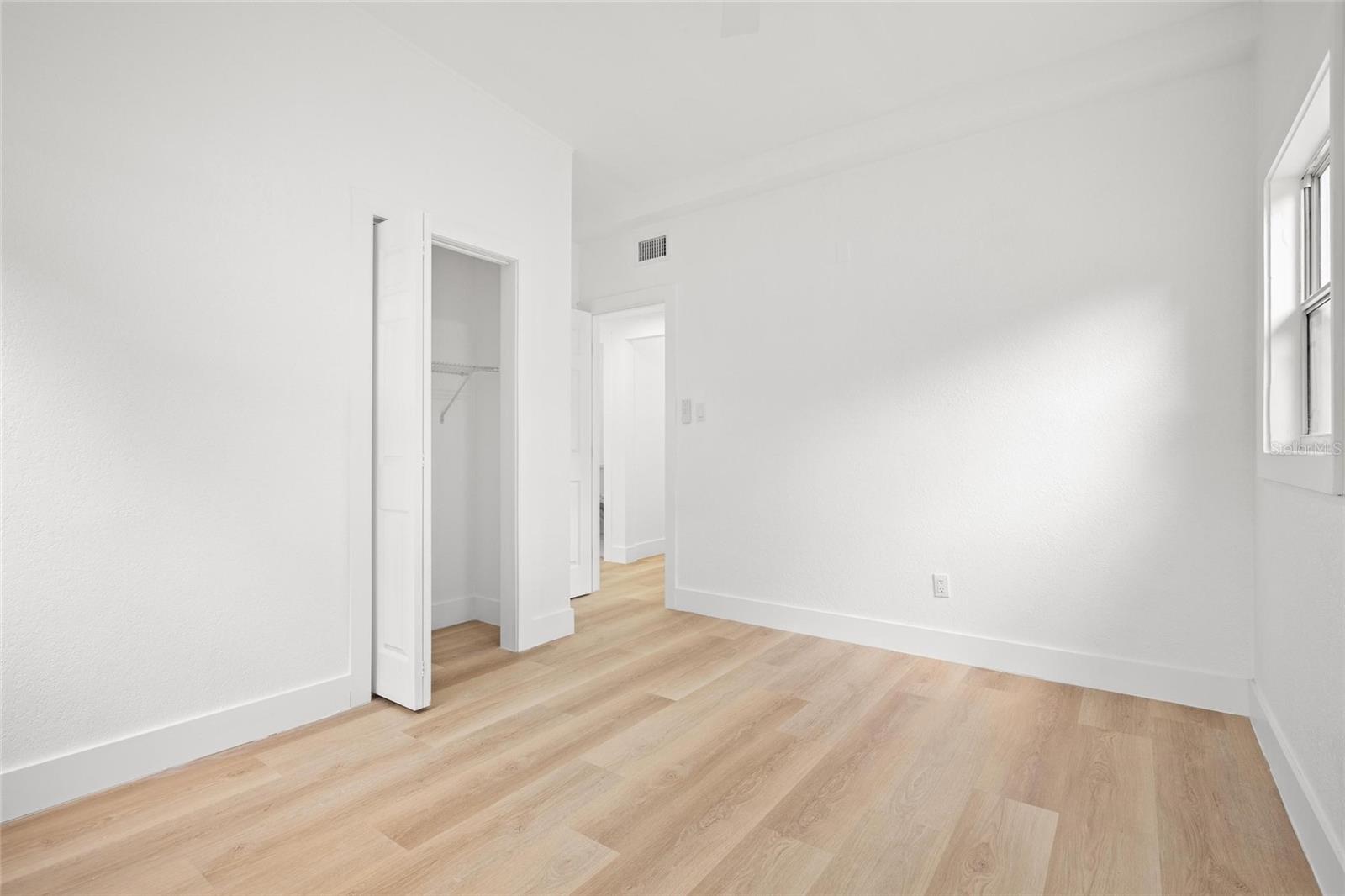 Image 17 of 23 For 4606 Paxton Avenue