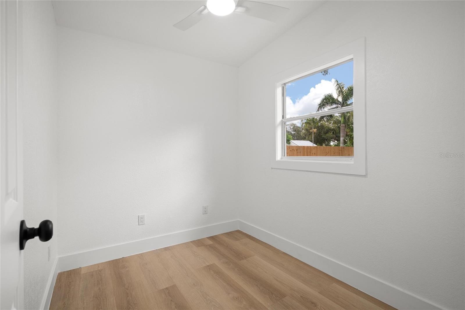 Image 18 of 23 For 4606 Paxton Avenue
