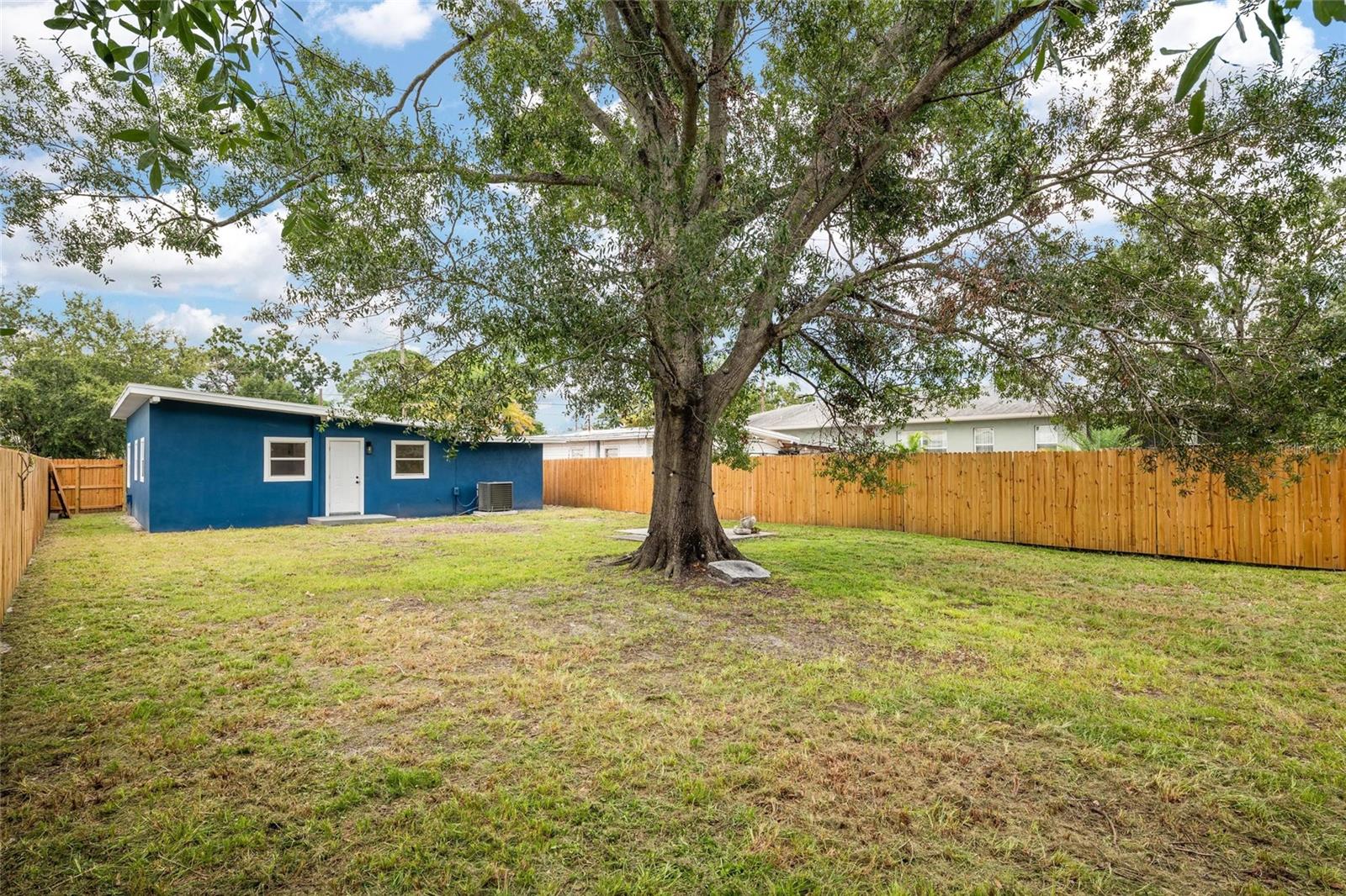 Image 21 of 23 For 4606 Paxton Avenue