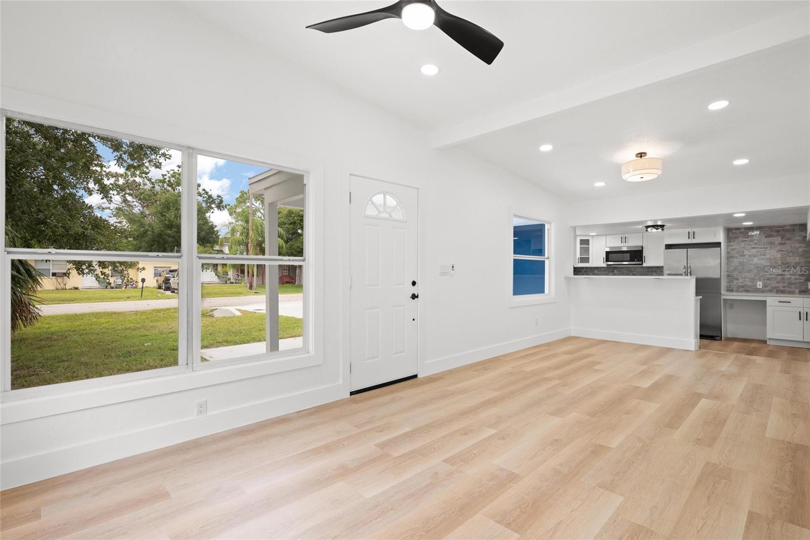 Image 4 of 23 For 4606 Paxton Avenue