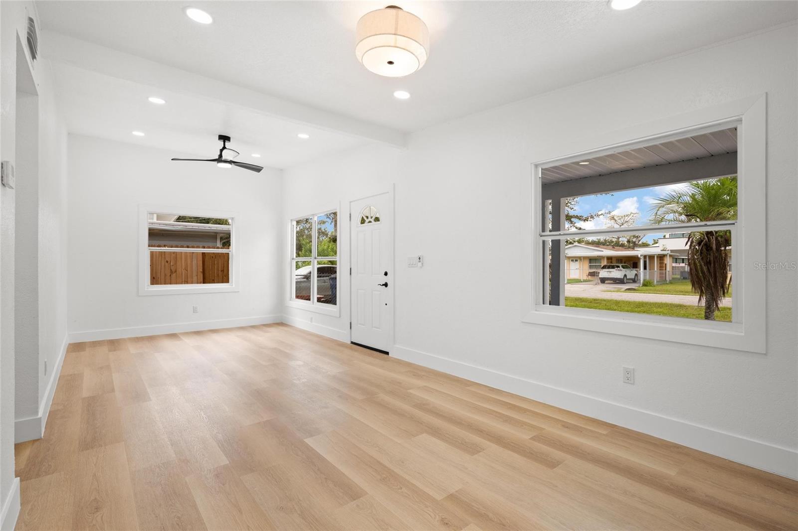 Image 5 of 23 For 4606 Paxton Avenue